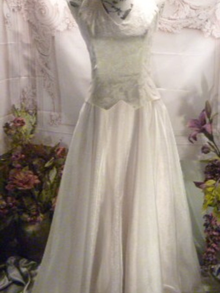 Te Rez Gold And Ivory Gown